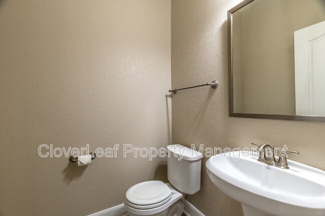 Building Photo - 693 Pond Springs