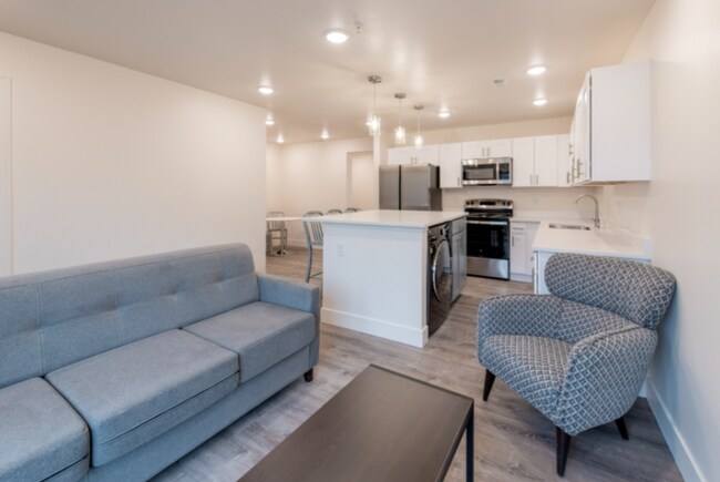 Building Photo - 911 S Main-911-201