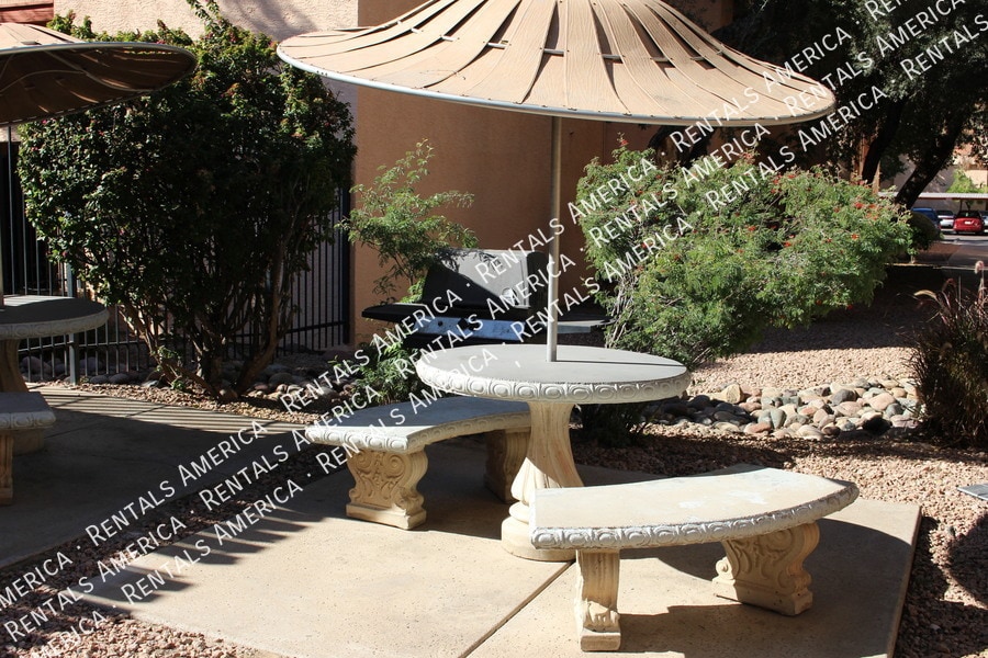 Building Photo - 3131 W Cochise Dr