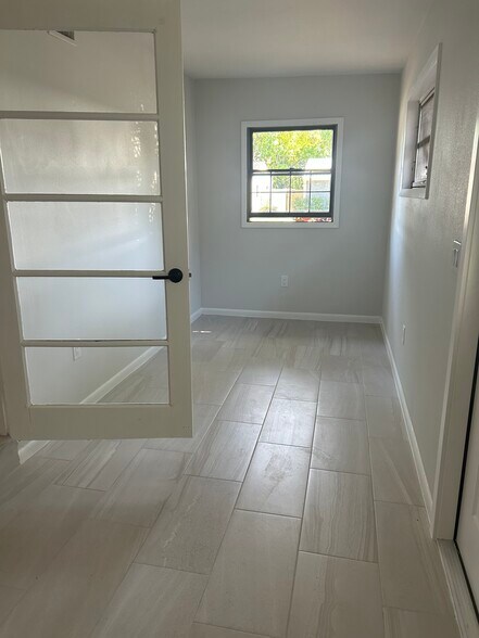 Building Photo - 3111 Elmer St