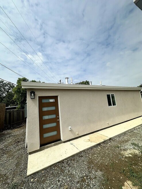 Building Photo - 1301 Pole Line Rd