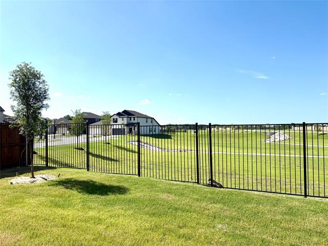 Building Photo - 608 Easthill Dr