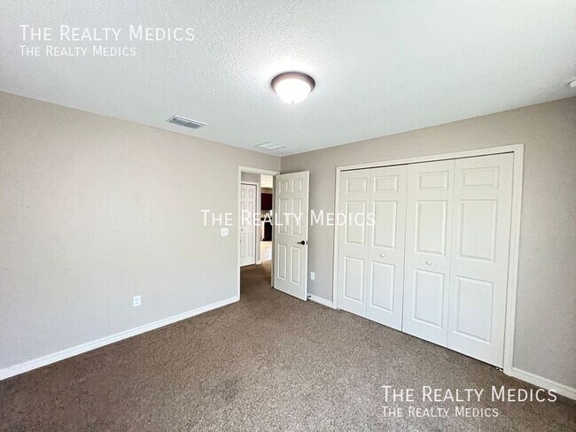 Building Photo - 16147 SW 17th Ave