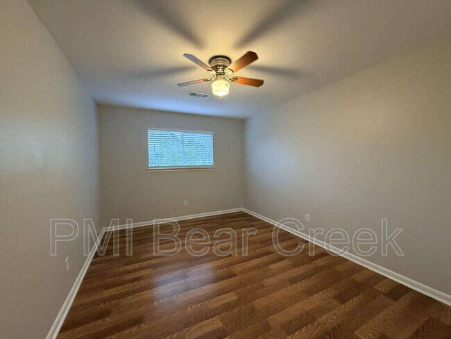 Building Photo - 6407 Waldron Dr