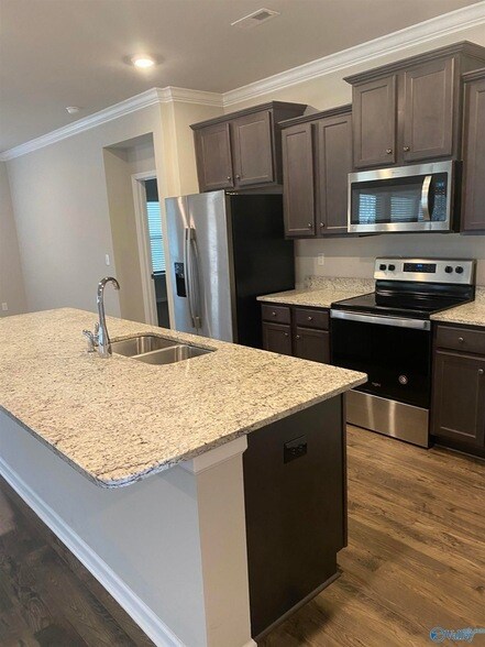 Building Photo - 14980 Westmeade Ln