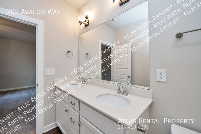 Building Photo - 205 Avalon Wy