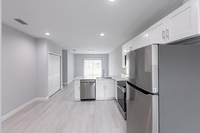 Building Photo - BRAND NEW Construction, 3 bed / 2 bath Rent-Ready Home in Port Charlotte!