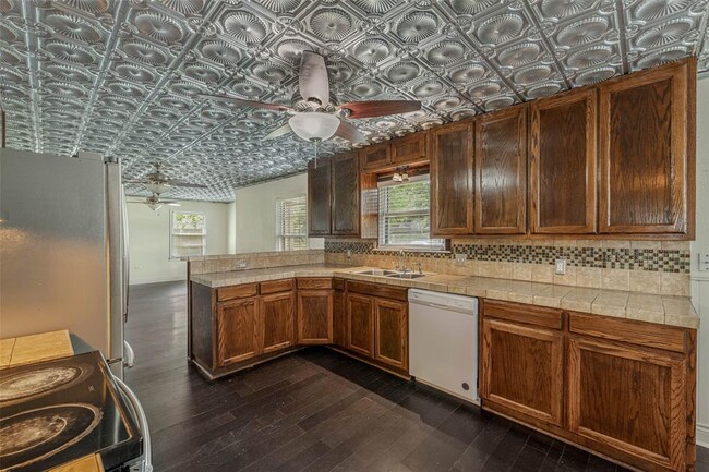 Building Photo - 1116 Kettler St