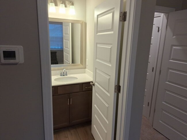 Building Photo - Outstanding Three Bedroom Home in the Ashcroft Community!