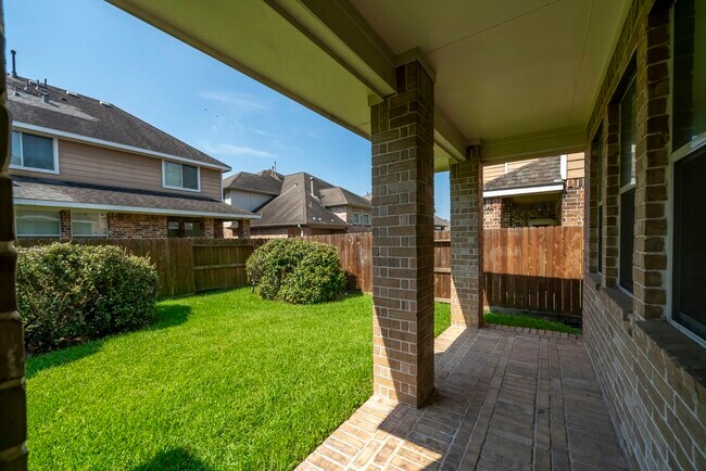 Building Photo - 3906 Waterford Ln