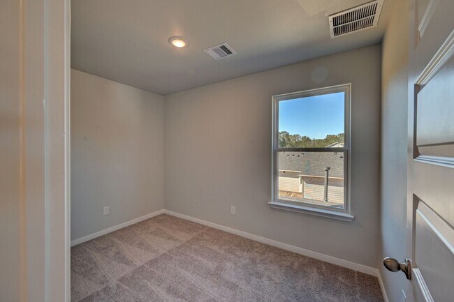 Building Photo - 11857 E Gate Dr