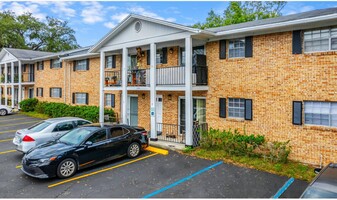 Building Photo - Windsor Arms Apartments