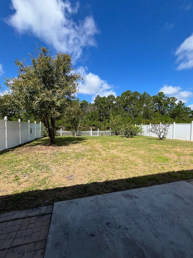 Building Photo - 209 Royal Palms Ave