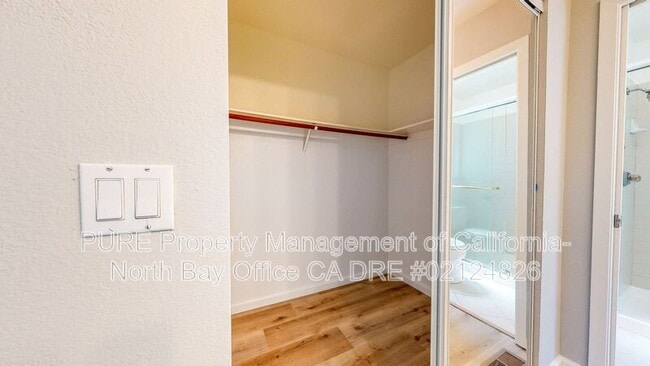 Building Photo - 1107 Navarro St