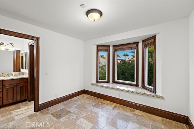 Building Photo - 3811 Vista Blanca