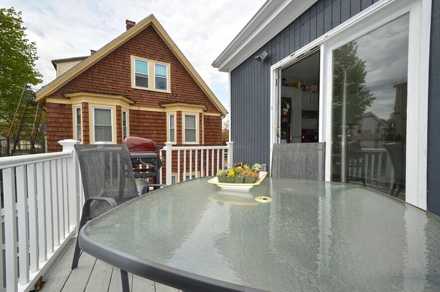 Building Photo - 78 Parsons St