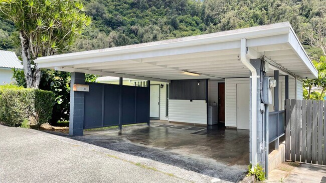 Building Photo - 159 Puiwa Rd