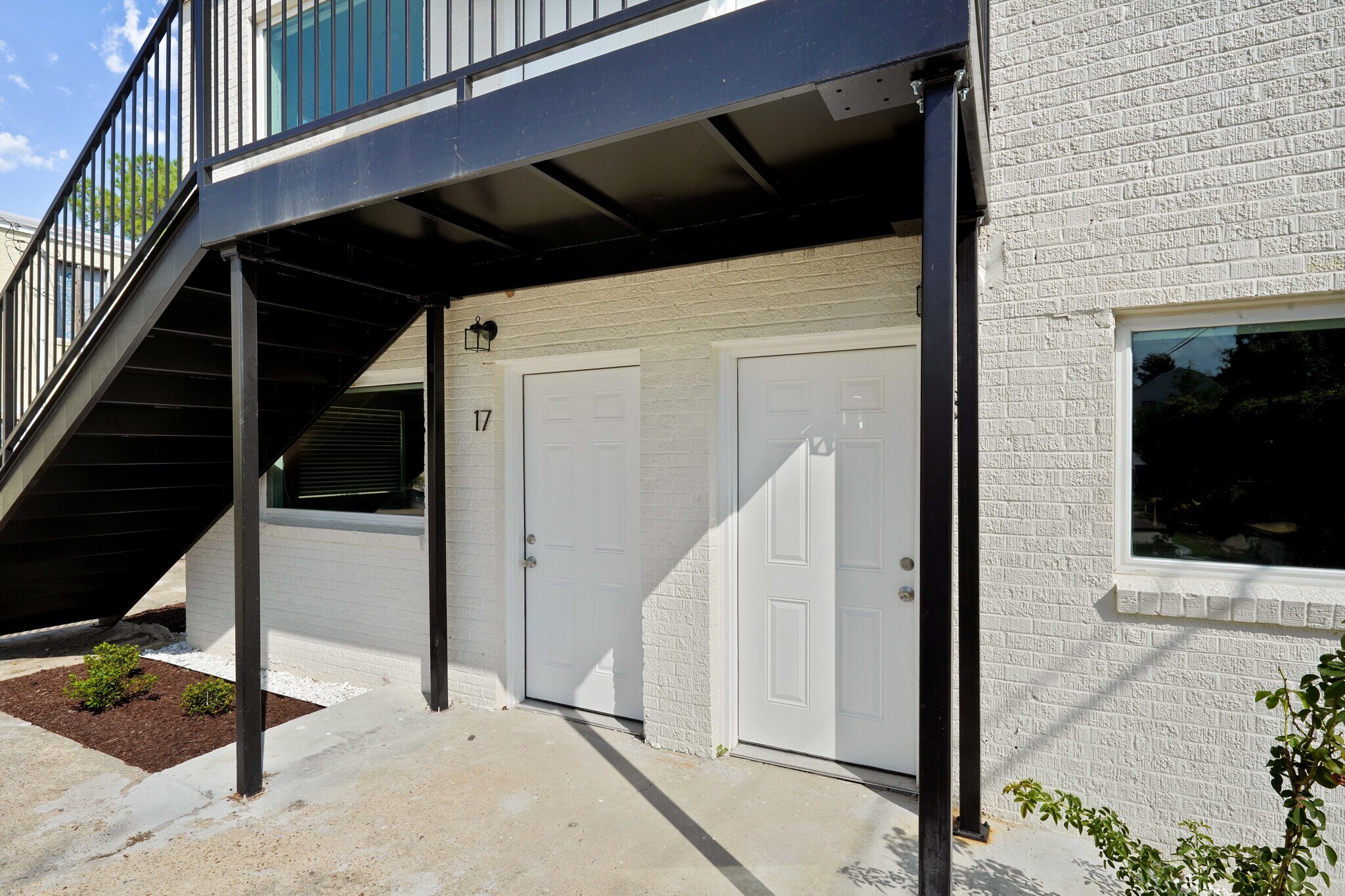 Building Photo - 2927 Nicholson Dr