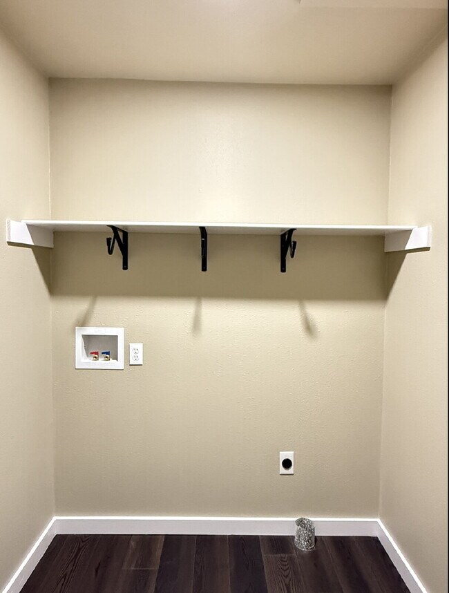 Building Photo - "Charming 2-Bed, 1-Bath Retreat in Lott, TX – 1100 Sq Ft of Cozy Living!"