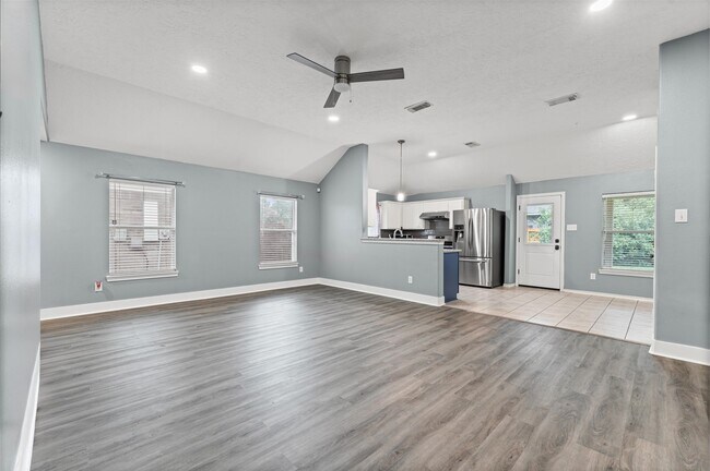 Building Photo - 11919 Piney Bend Dr