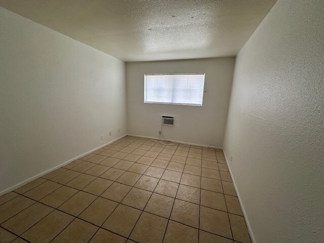 Bedroom - 840 King Richard Ave