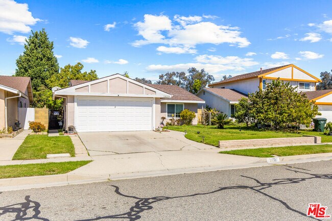 Building Photo - 13223 Arabella St