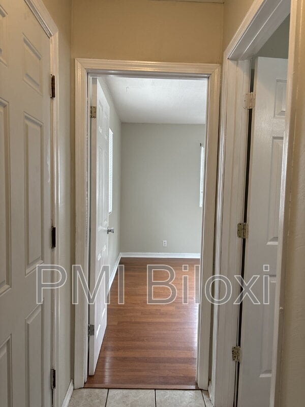 Building Photo - 391 Rodeo Dr