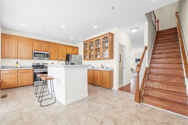 Building Photo - 631 Gatestone St