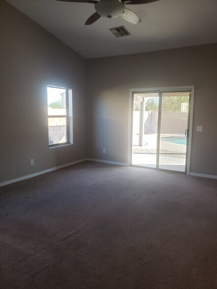 Building Photo - 743 E Wolf Hollow Dr