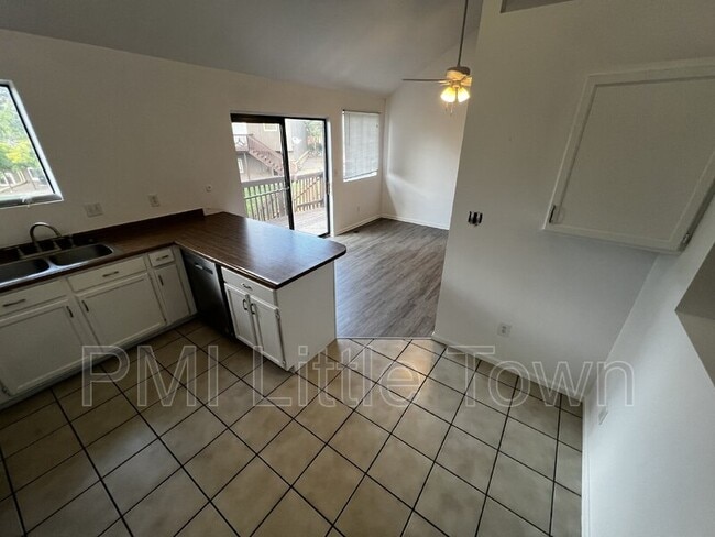 Building Photo - 2969 W Rowland Pl