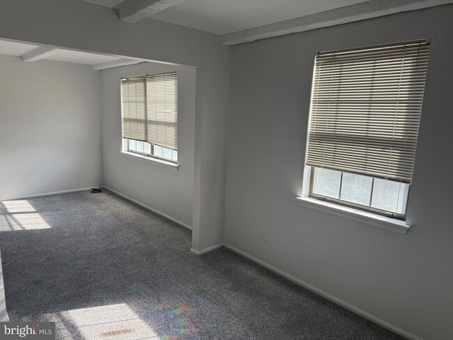 Building Photo - 10 ROBERT TREAT PAINE