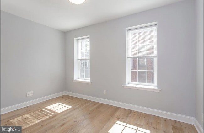 Building Photo - 1322 S Bancroft St