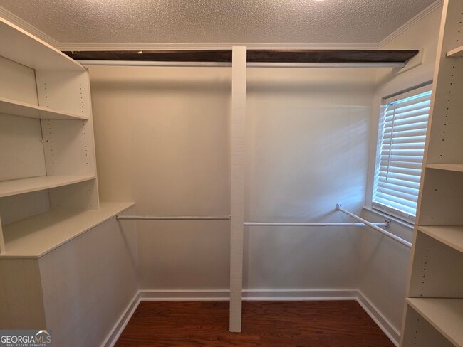 Building Photo - 807 Pound Rd