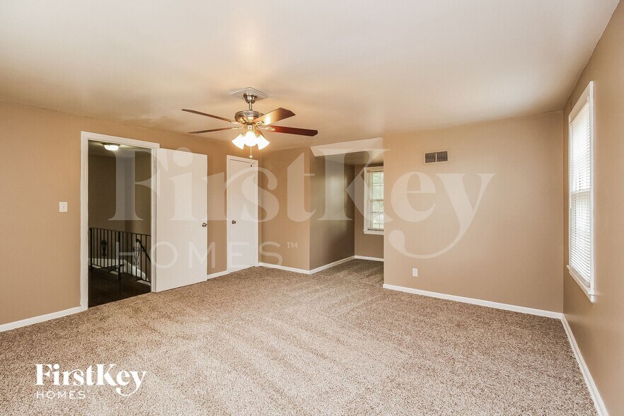 Building Photo - 3609 NE 49th Terrace