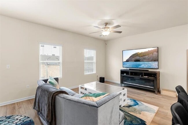 Building Photo - 1144 Westhampton Wy