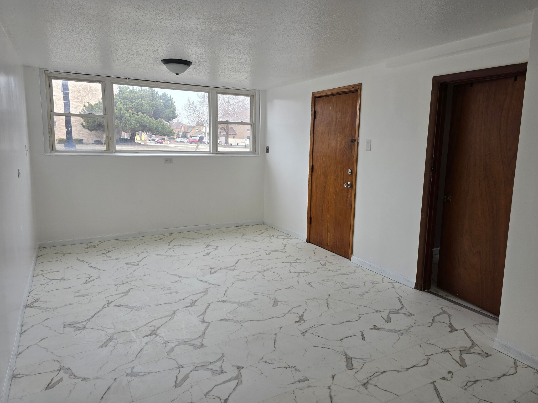 Building Photo - 5221 W 87th St