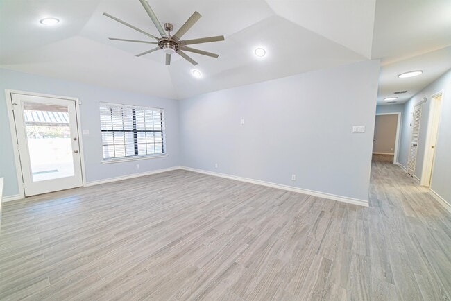 Building Photo - 8655 Northridge Loop