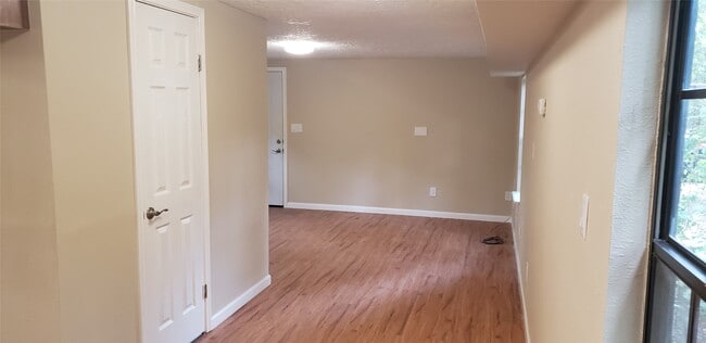 Building Photo - 15906 Longneck Dr