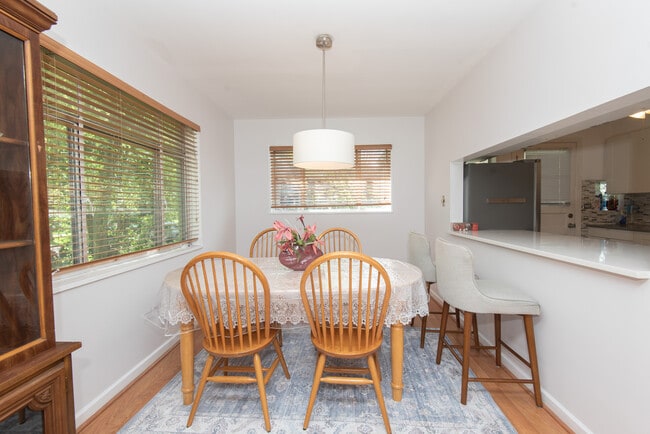 Building Photo - 2337 W Chase Ave