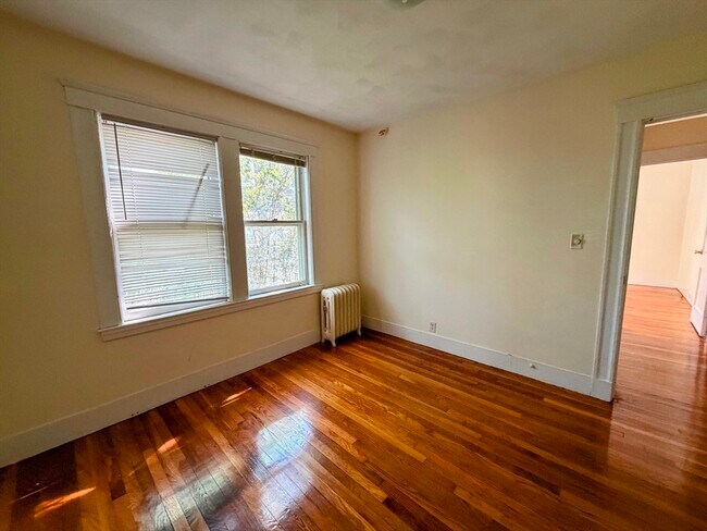Building Photo - 75 Varnum St