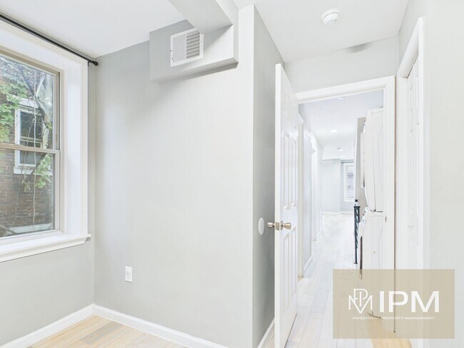 Building Photo - 1228 Market St