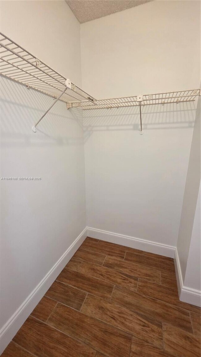 Building Photo - 18151 NE 31st Ct