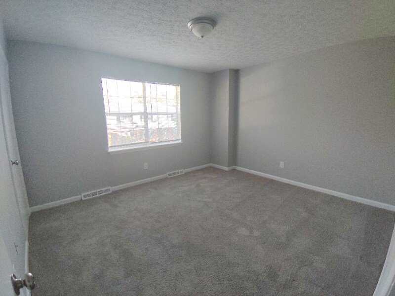 Building Photo - 29 Fonda Dr