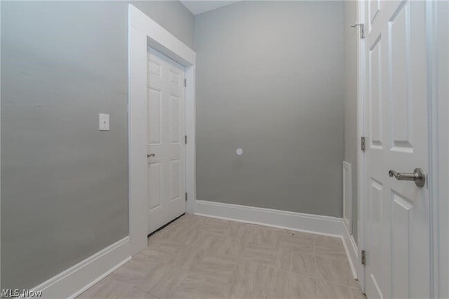 Building Photo - 1387 W 69th St