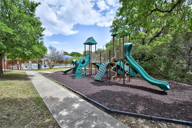 Building Photo - 304 Quarry Ln