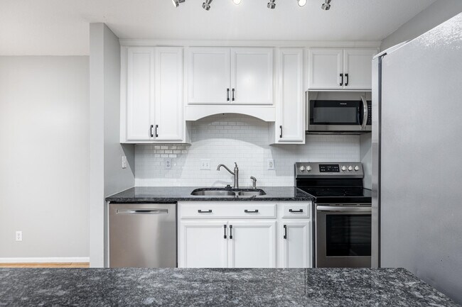 Building Photo - 2396 Quarterback Ct
