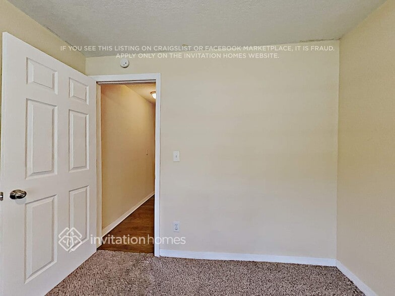 Building Photo - 9501 N Albany Ave