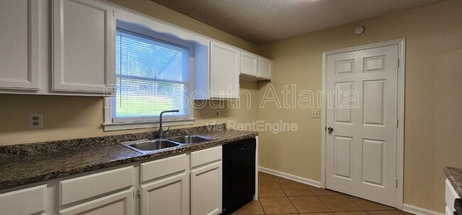 Building Photo - 2735 Stanton Woods Dr SE