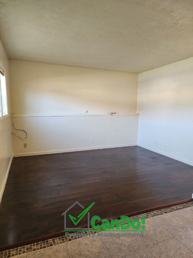 Building Photo - Newly updated 1 bedroom/1 bathroom apartme...