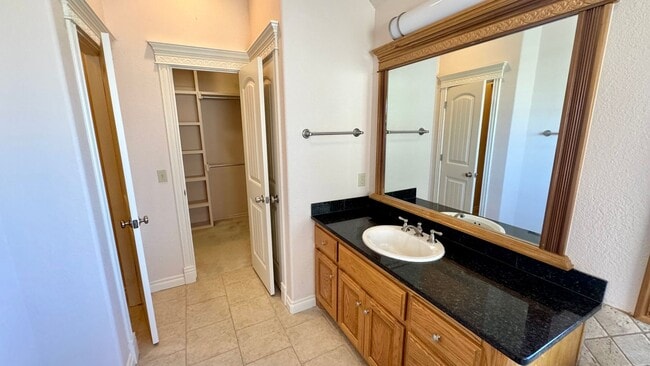 Building Photo - Spacious Stonegate Retreat with Home Office & Outdoor Living